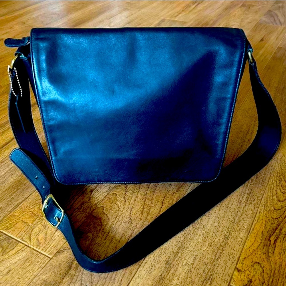 Vintage Coach Crossbody/Shoulder Bag